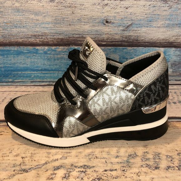 Michael Kors Women's Liv Trainer Extreme Mesh - Picture 10 of 12